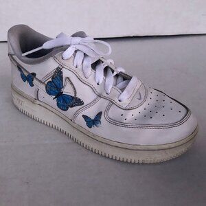 Nike Air Force 1 - - Low Top White Sneakers Youth kids size 2 1/2  " Butterfly "
